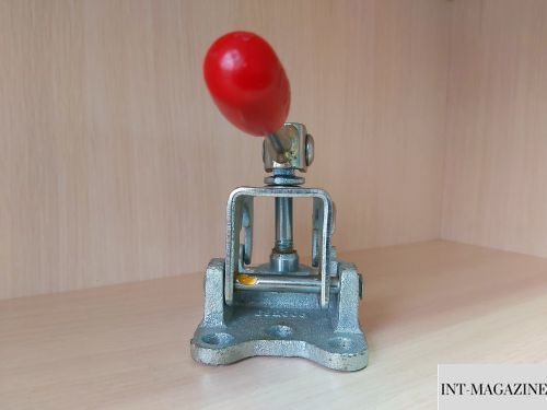 Хомут опорного колеса прицепа AL-KO d48 мм 300 кг (249804) 249804 фото