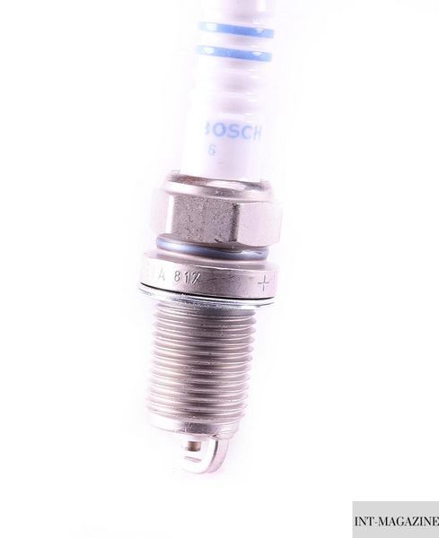 Никелевая свеча зажигания Bosch 0242235667 (1 электрод) BO 0242235667 фото