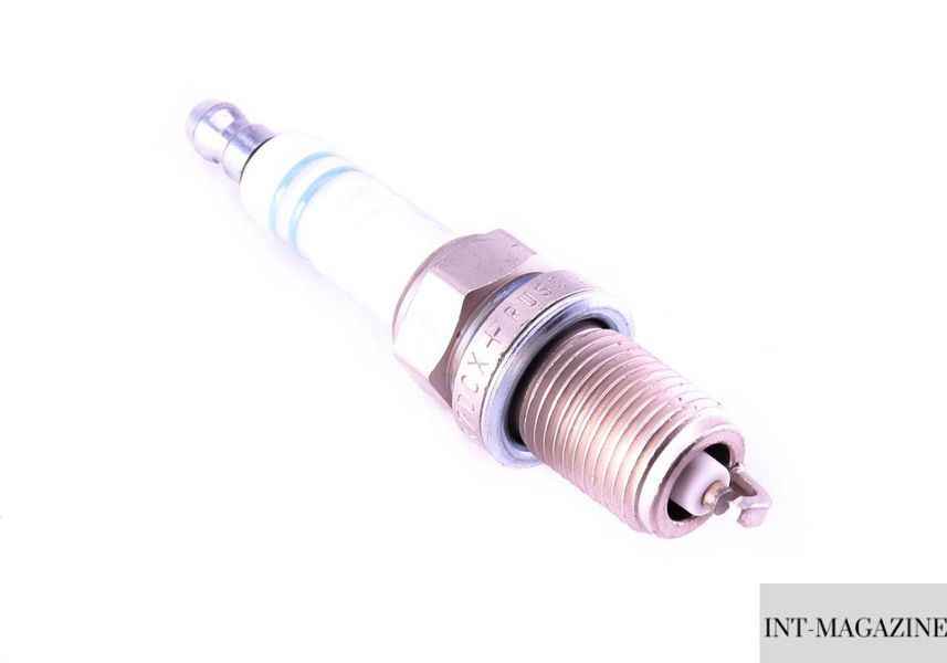Никелевая свеча зажигания Bosch 0242235667 (1 электрод) BO 0242235667 фото